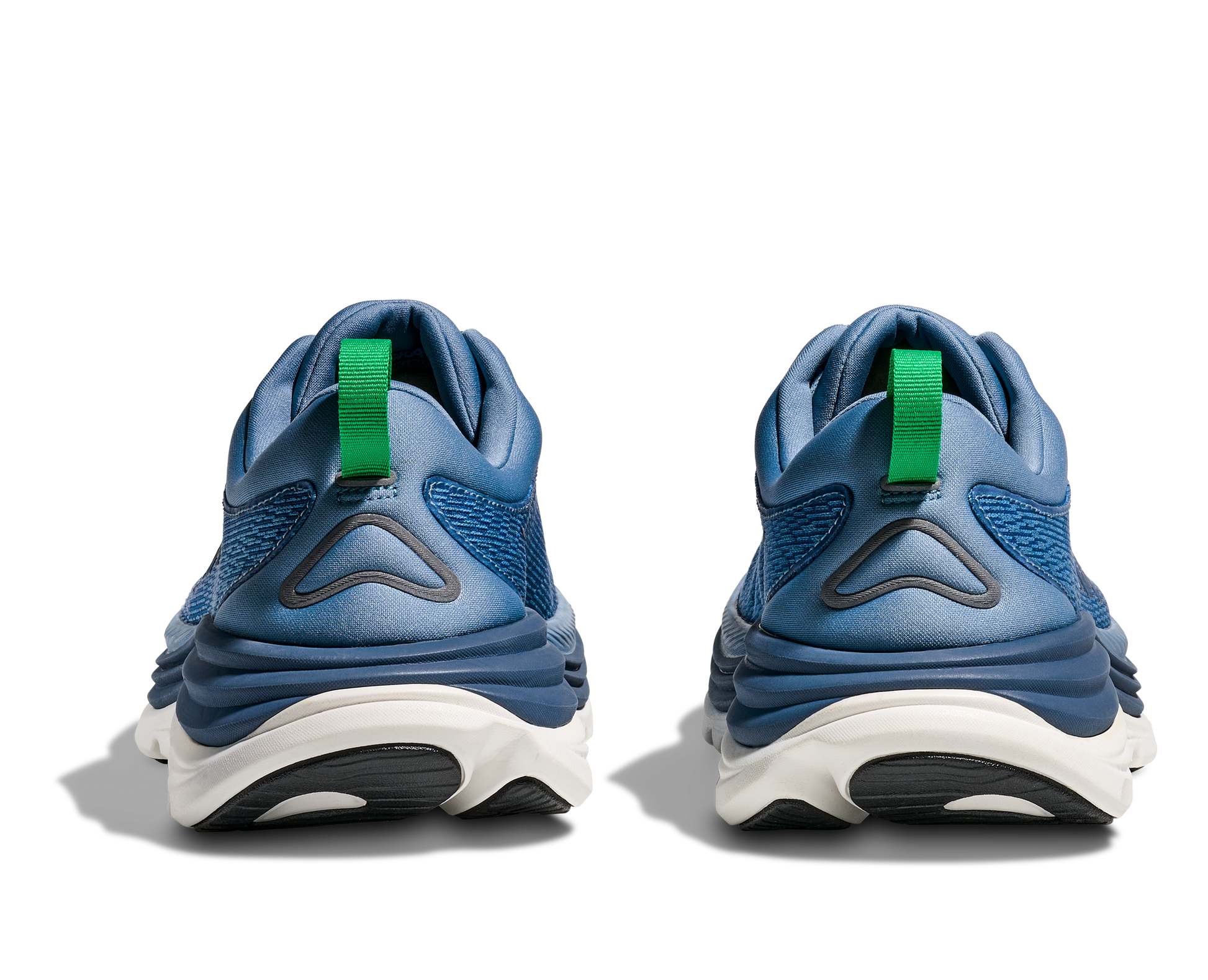 skomodell till herr. Denna modell är rymlig i passformen jämfört med andra Hoka skor. Här har ni Hokas stabilaste sko med pronationsstöd. Här går färgen i blåa nyanser med vitt längst ned på sulan och grön dragflik. Perfekt för löpningen eller arbetspasset där du behöver mycket dämpning.