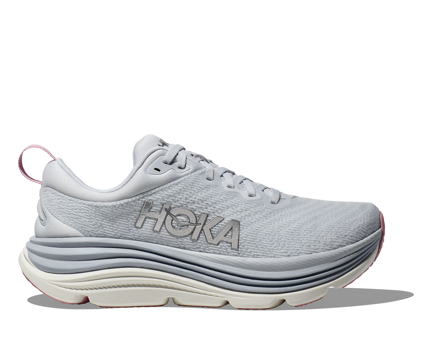 Hoka Gaviota 5 Wide i dammodell. Här i grått och vitt med små rosa detaljer. Hos Hoka specialisterna i Sverige.