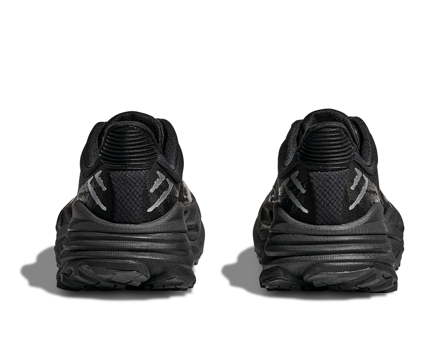 herrmodell. Hybridsko för alla underlag. En av Hokas stabilaste skor med pronationsstöd. En väldämpad sko som avlastar rygg och knä. Färg svart.