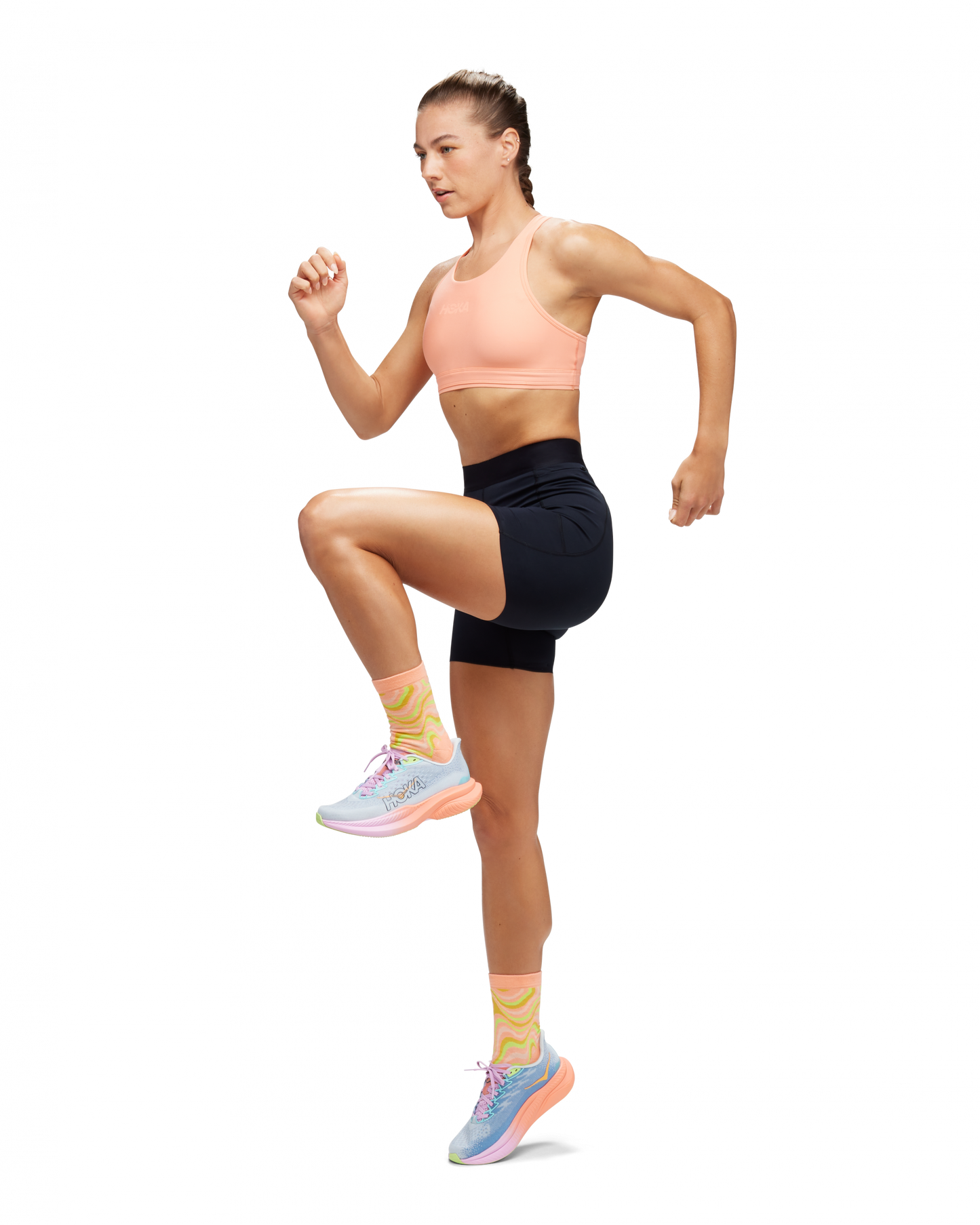 Svarta korta shorts utan att bli för korta med hög midja. Tre fickor varav en med blixtlås. Sitter på plats perfekt tack vare silikonyta längst ner på låret. Reflekterande logga fram på låret samt baktill.