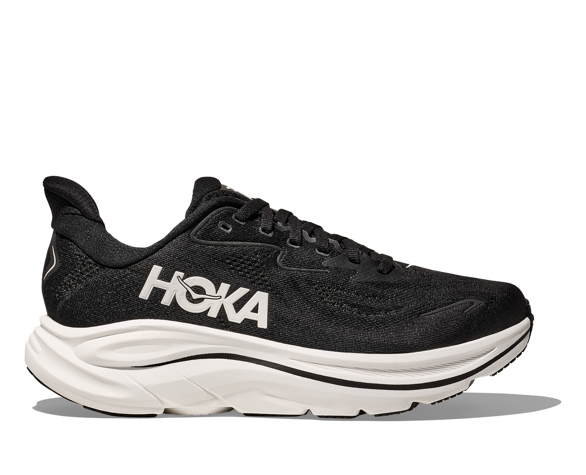 Hoka M Clifton 10 - Löparskor med dämpning. Svart och vita i färgen. Passar bra på asfalt och inomhus. Köp hos dina Hoka specialister i Sverige idag!