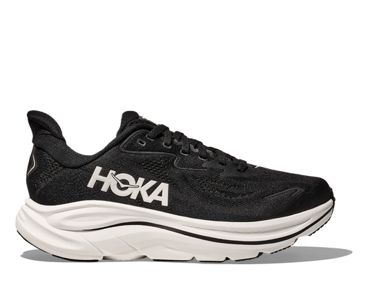 Hoka M Clifton 10 - Löparskor med dämpning. Svart och vita i färgen. Passar bra på asfalt och inomhus. Köp hos dina Hoka specialister i Sverige idag!