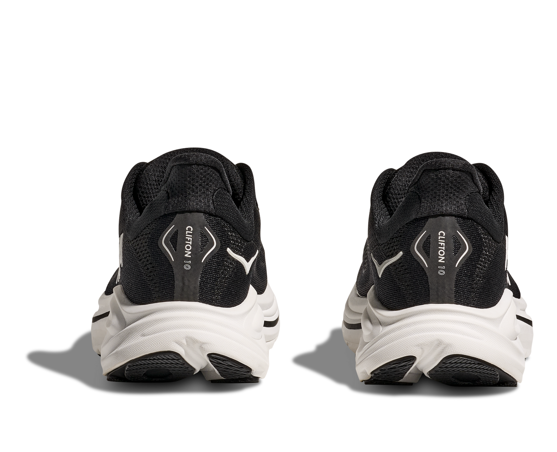 Hoka M Clifton 10 - Löparskor med dämpning. Svart och vita i färgen. Passar bra på asfalt och inomhus. Köp hos dina Hoka specialister i Sverige idag!