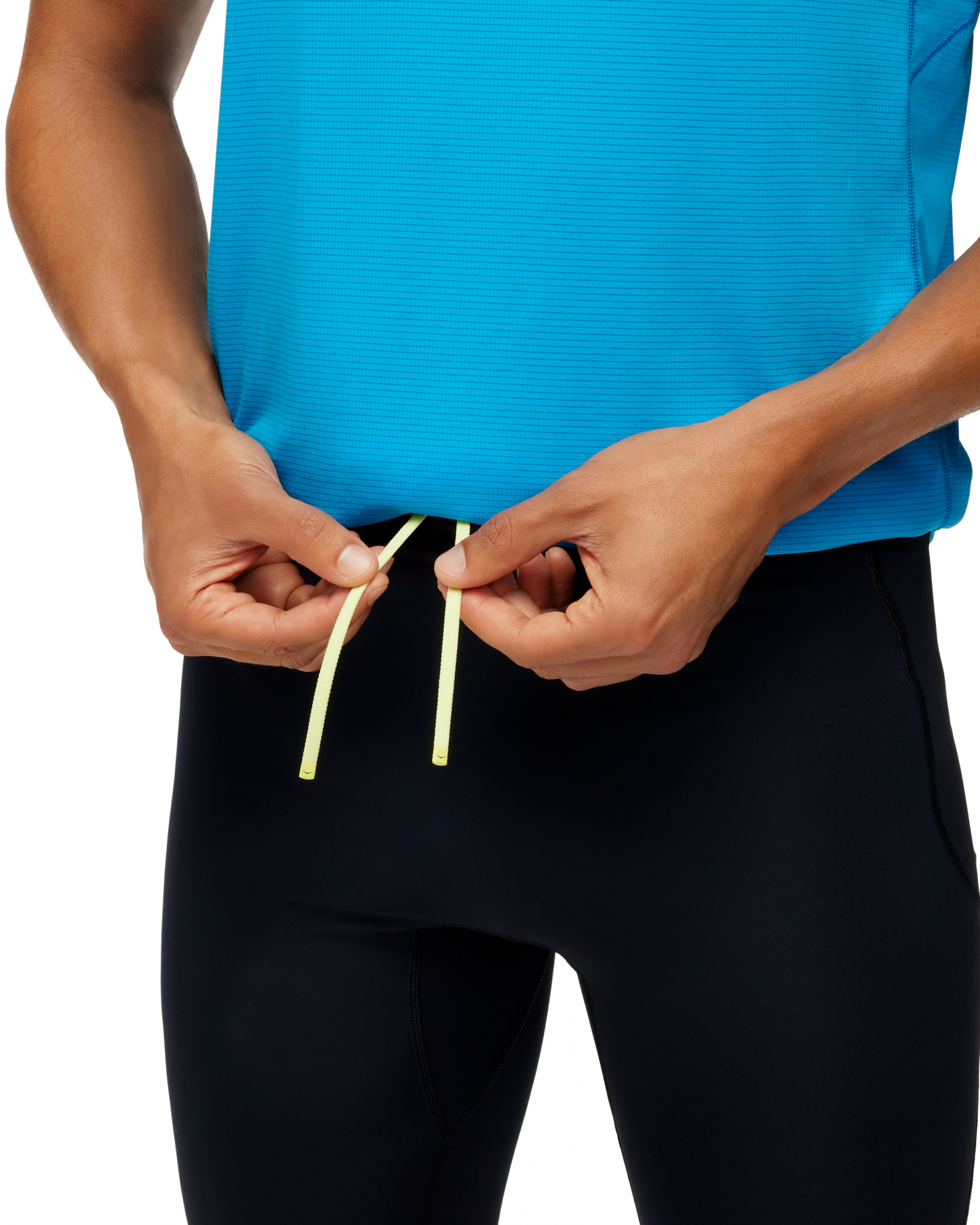 Svarta cykelbyxa-liknande shorts med tight passform. Utrustade med en innerkalsong för extra stöd. Större ficka på sidan