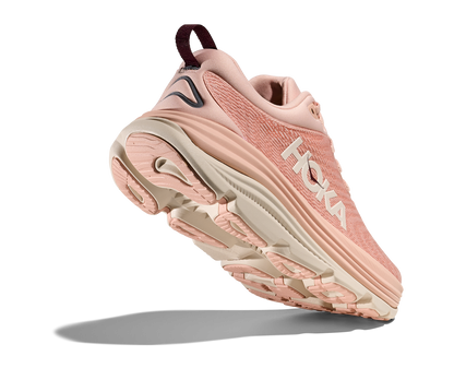  skomodell till dam. Denna modell är rymlig i passformen jämfört med andra Hoka skor. Här har ni Hokas stabilaste sko med pronationsstöd. Här går färgen i rosa och beiga nyanser. Perfekt för löpningen eller arbetspasset där du behöver mycket dämpning. 