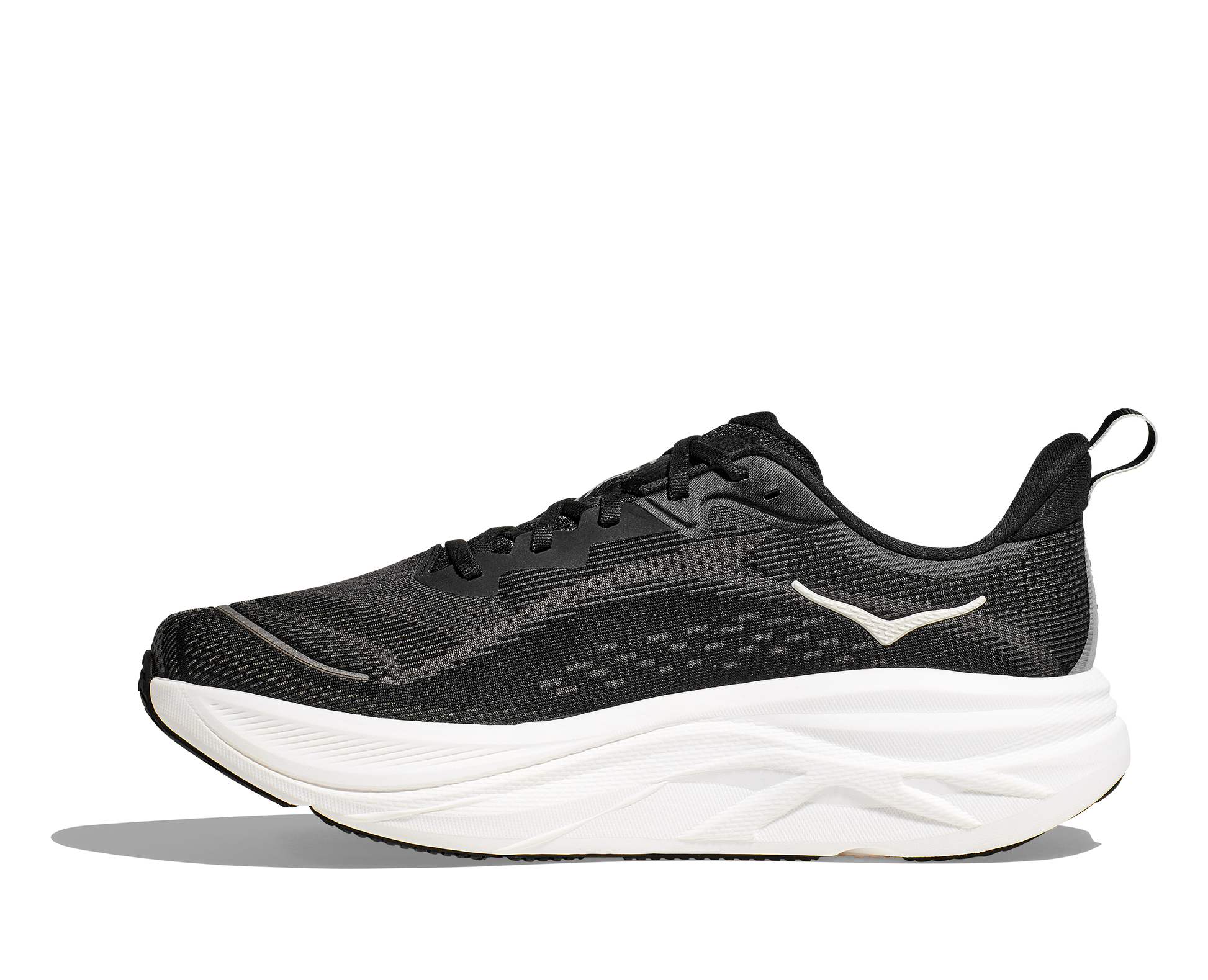 Hoka M Skyflow. Utmärkt sko för att lägga något lite extra på dagens runda! Svart och vit färg.