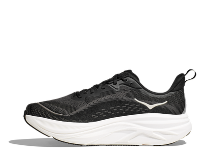 Hoka M Skyflow. Utmärkt sko för att lägga något lite extra på dagens runda! Svart och vit färg.