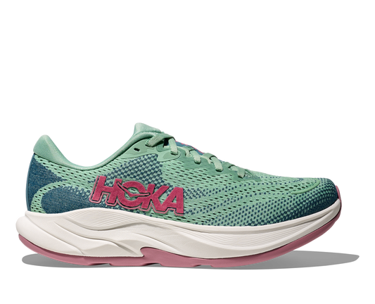 Hoka W Rincon 4 - En fjäderlätt sko med fantastisk dämpning men det slutar inte där. Denna sko är även otroligt responsiv. Grön