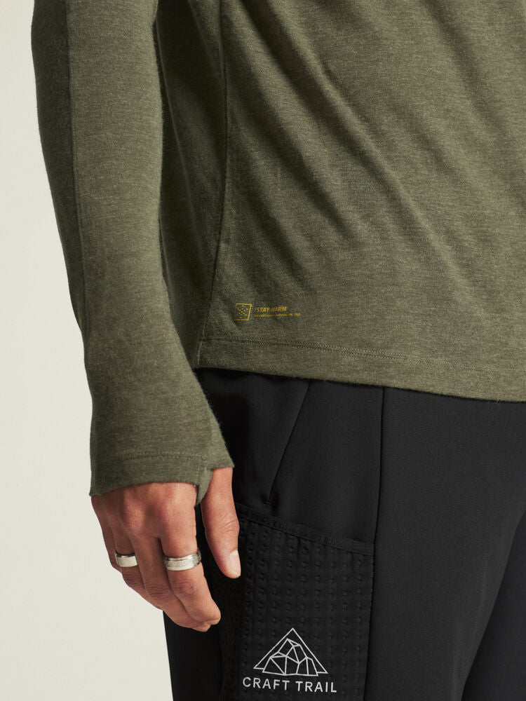 ADV SubZ Wool LS Tee 3 Långärmad polotröja med dragkedja i halsen. Merinoull-blandning för värme och komfort. Hål för tumme ärmslut. Reflekterande detaljer. Ventilerande mesh-panel i rygg.