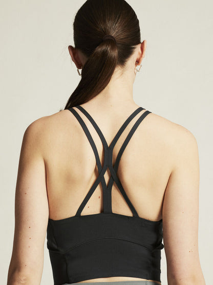 Craft Collective Cropped Singlet W. Mjukt och stretchigt träningslinne till dam. Plagget har en kort