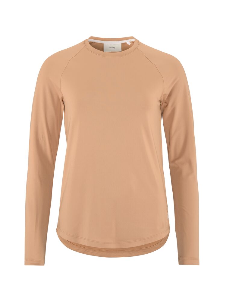 Craft Collective LS Tee W. Långärmad tränings-t-shirt för dam. Raglanärmar och rundan nederkant för en feminin siluett. Regular fit. Här i rosa nyans. 