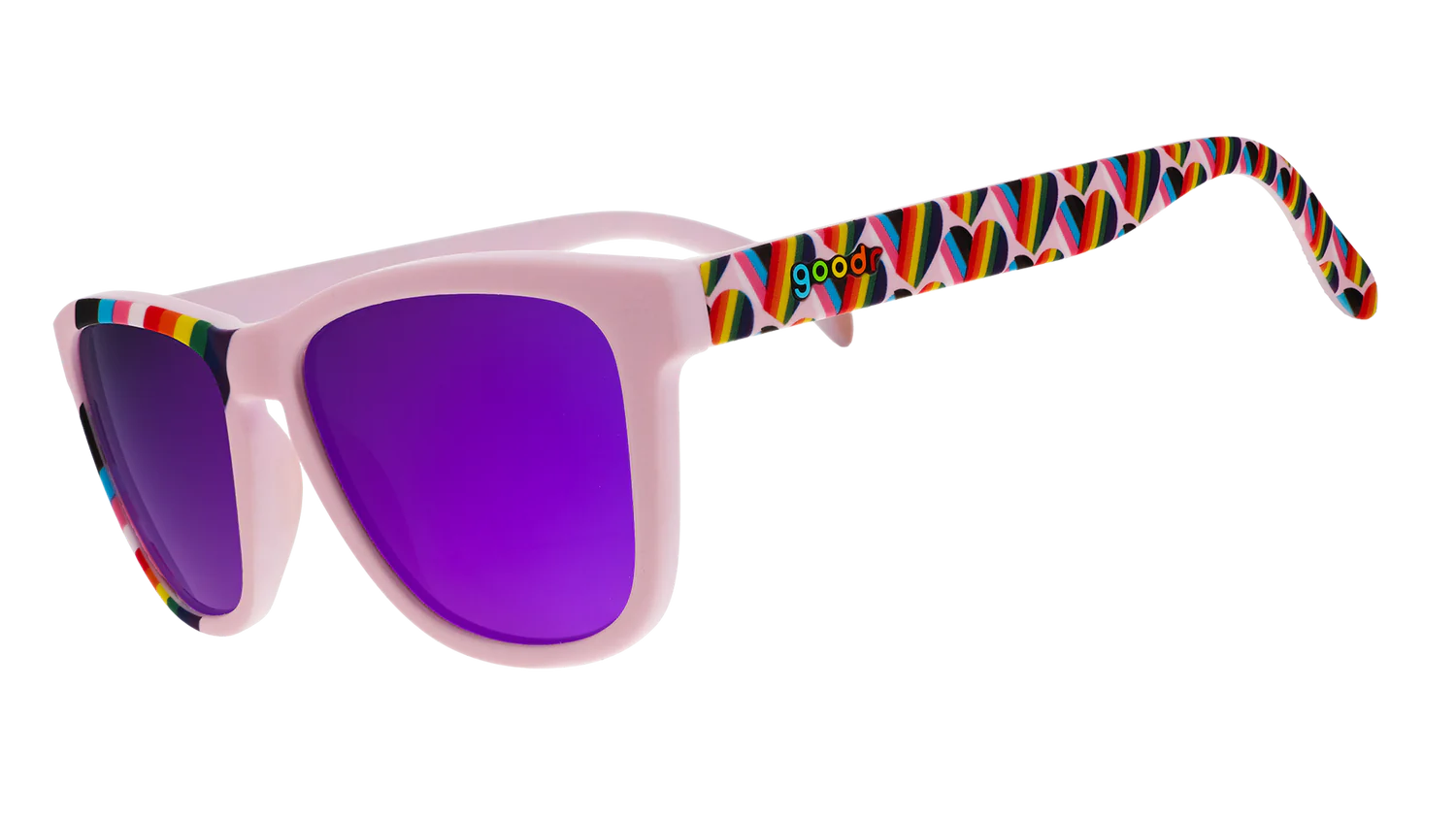 goodr We're Here to Slay. Exklusiva Pride-solglasögon från goodr med stilrena lavenderlila bågar med hjärtan i regnbågsfärger längst med bågarna och en regnbågsflagga över ena bågen