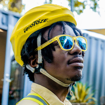 goodr Swedish Meatball Hangover - Njut av en dag i solen med dessa gula solglasögon med blåa linser. Dem sitter utmärkt på ansiktet!