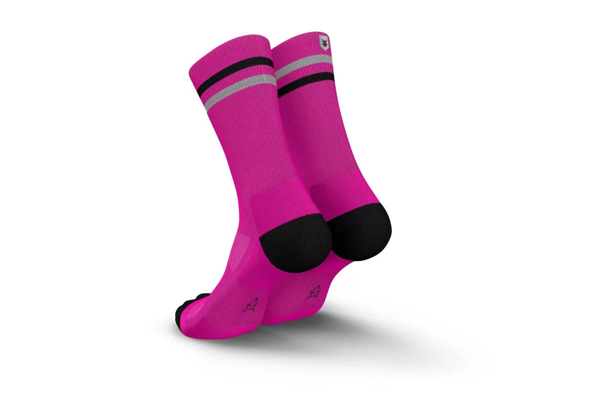 Incylence High-Viz Pink. Neon rosa löparstrumpor som håller dig fri från skav. Synliga i mörker.